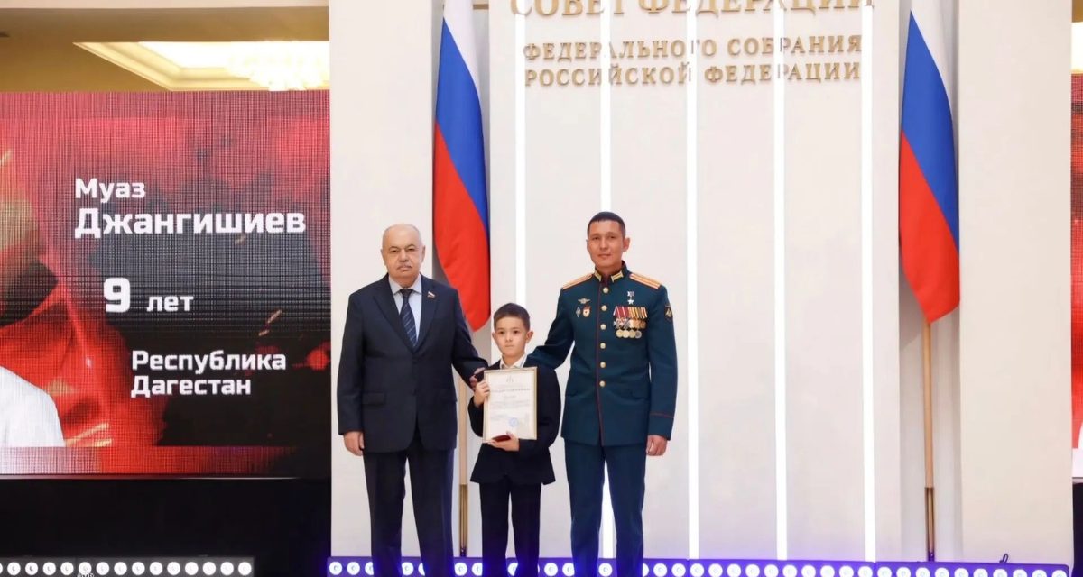 Восьмилетний Муаз вернулся к полынье на Ак-Гёле и вытащил провалившегося друга