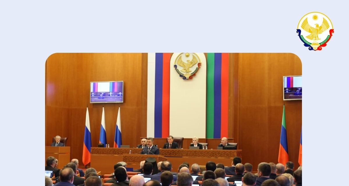 Жителям Мамедкалы вручили ключи от 60 домов нового микрорайона после ЧС